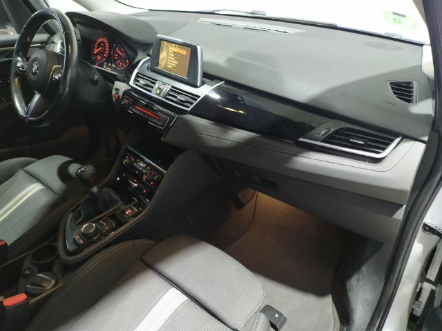 BMW Serie 2 218d Active Tourer color Gris Plata. Año 2017. 110KW(150CV). Diésel. En concesionario Hispamovil Elche de Alicante