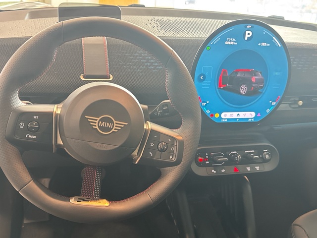 fotoG 20 del MINI MINI Aceman SE 160 kW (218 CV) 218cv Eléctrico del 2025 en Burgos