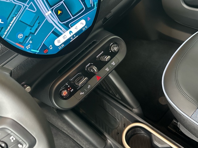 fotoG 16 del MINI MINI Aceman SE 160 kW (218 CV) 218cv Eléctrico del 2025 en Asturias