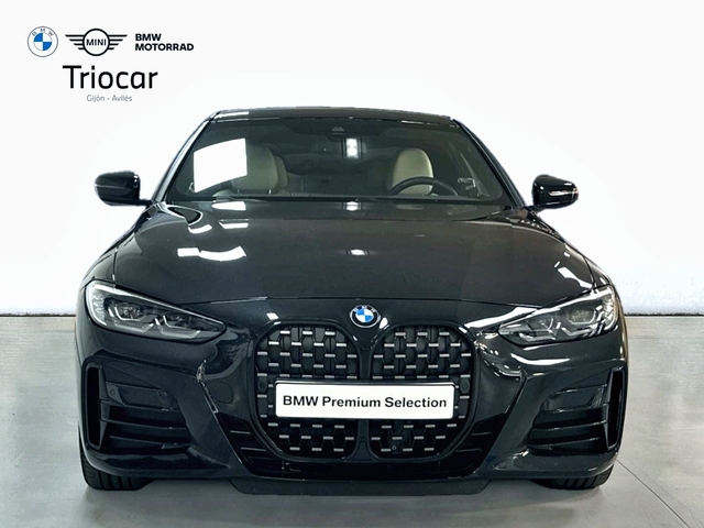 BMW Serie 4 M440i Coupé color Negro. Año 2023. 275KW(374CV). Gasolina. En concesionario Triocar Gijón (Bmw y Mini) de Asturias