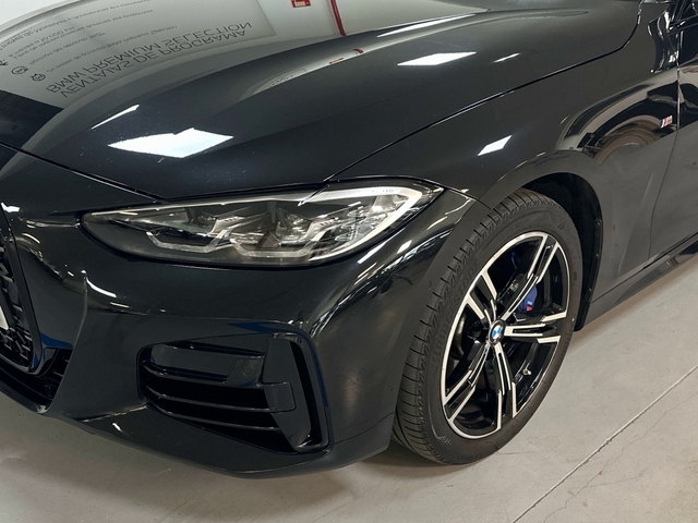 BMW Serie 4 M440i Coupé color Negro. Año 2023. 275KW(374CV). Gasolina. En concesionario Triocar Gijón (Bmw y Mini) de Asturias