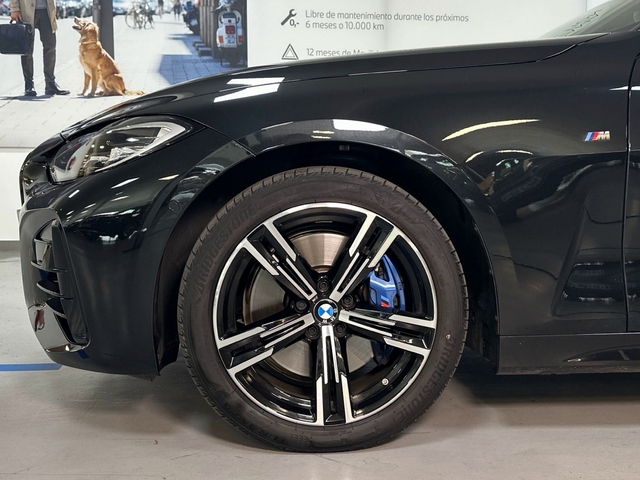 BMW Serie 4 M440i Coupé color Negro. Año 2023. 275KW(374CV). Gasolina. En concesionario Triocar Gijón (Bmw y Mini) de Asturias