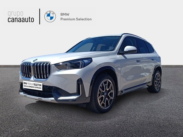 BMW X1 xDrive30e color Blanco. Año 2024. 240KW(326CV). Híbrido Electro/Gasolina. En concesionario TACO de Sta. C. Tenerife