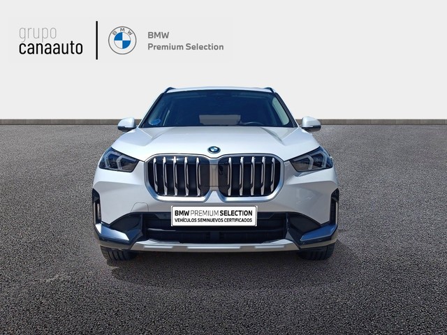 BMW X1 xDrive30e color Blanco. Año 2024. 240KW(326CV). Híbrido Electro/Gasolina. En concesionario TACO de Sta. C. Tenerife