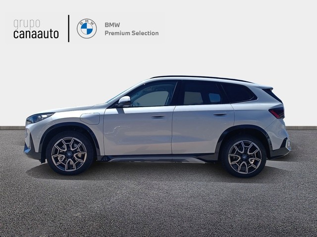 BMW X1 xDrive30e color Blanco. Año 2024. 240KW(326CV). Híbrido Electro/Gasolina. En concesionario TACO de Sta. C. Tenerife