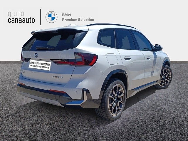 BMW X1 xDrive30e color Blanco. Año 2024. 240KW(326CV). Híbrido Electro/Gasolina. En concesionario TACO de Sta. C. Tenerife