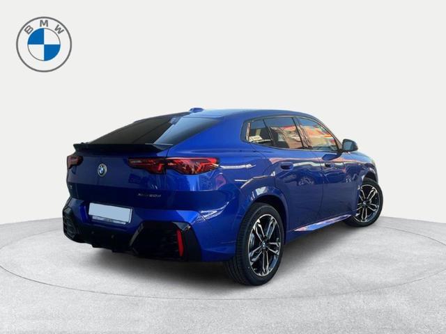 BMW X2 xDrive20d color Azul. Año 2025. 120KW(163CV). Diésel. En concesionario Ilbira Motor | Granada de Granada