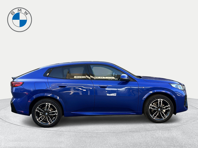 BMW X2 xDrive20d color Azul. Año 2025. 120KW(163CV). Diésel. En concesionario Ilbira Motor | Granada de Granada