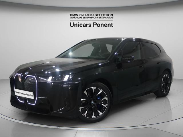 BMW iX xDrive45 color Negro. Año 2025. 300KW(408CV). Eléctrico. En concesionario Unicars Ponent de Lleida