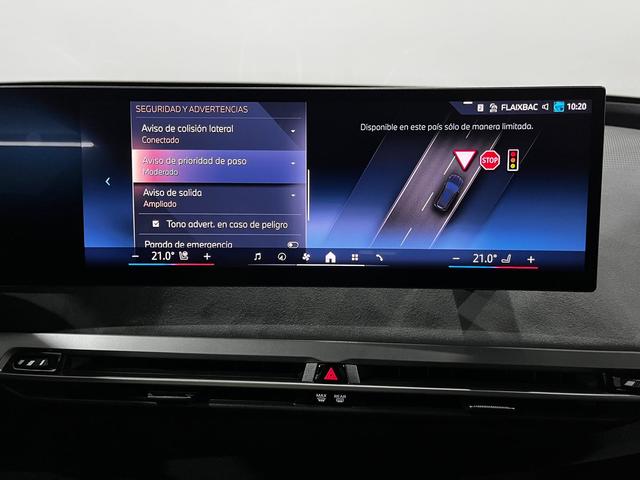 BMW iX xDrive45 color Negro. Año 2025. 300KW(408CV). Eléctrico. En concesionario Unicars Ponent de Lleida