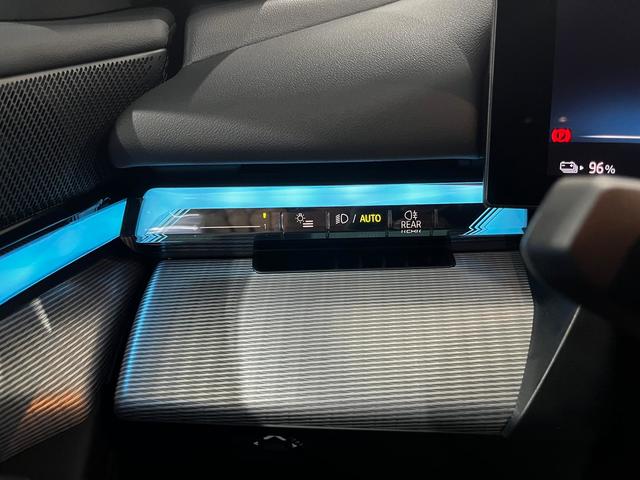 BMW i5 eDrive40 color Negro. Año 2025. 250KW(340CV). Eléctrico. En concesionario Unicars Ponent de Lleida