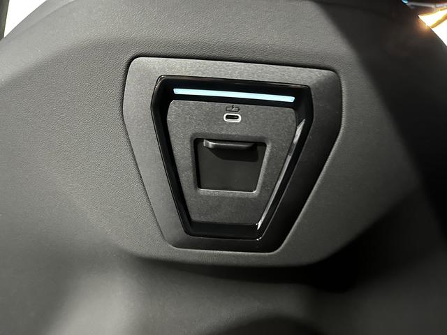 BMW i5 eDrive40 color Negro. Año 2025. 250KW(340CV). Eléctrico. En concesionario Unicars Ponent de Lleida