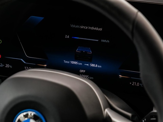 BMW i5 eDrive40 color Negro. Año 2024. 250KW(340CV). Eléctrico. En concesionario Oliva Motor Tarragona de Tarragona