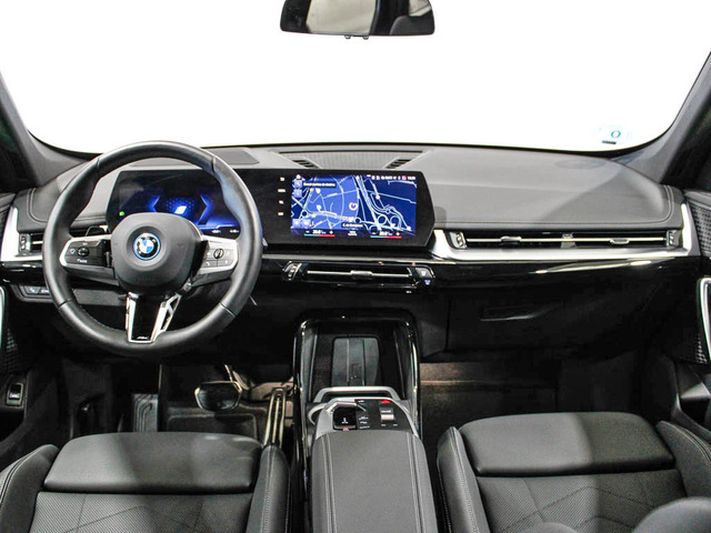 BMW iX1 xDrive30 color Blanco. Año 2023. 230KW(313CV). Eléctrico. En concesionario Barcelona Premium -- GRAN VIA de Barcelona