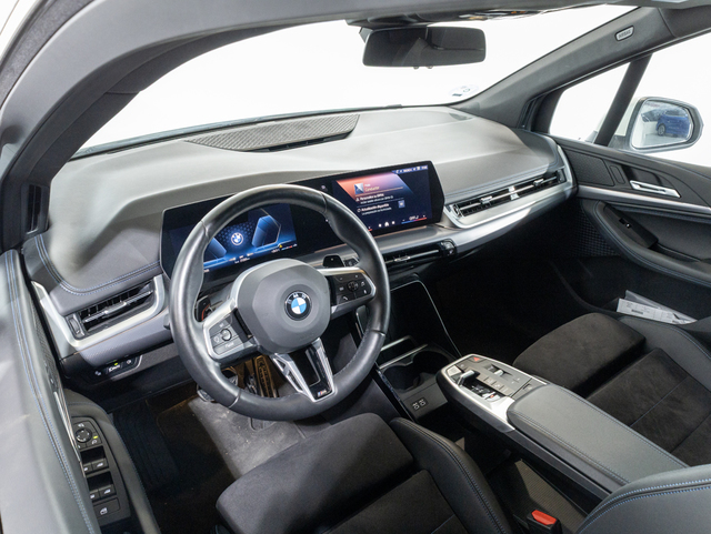 BMW Serie 2 218i Active Tourer color Blanco. Año 2024. 100KW(136CV). Gasolina. En concesionario Oliva Motor Girona de Girona