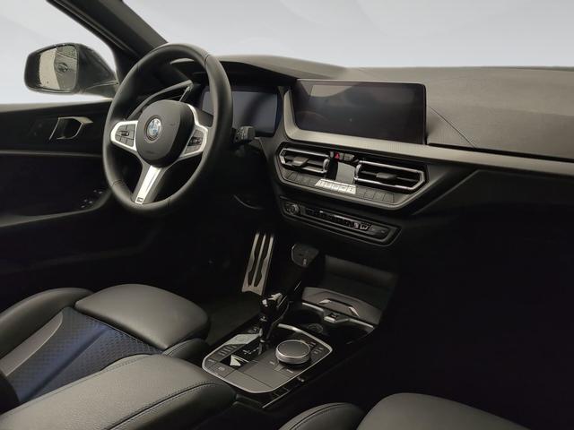 BMW Serie 1 118d color Negro. Año 2024. 110KW(150CV). Diésel. En concesionario Automotor Premium Marbella - Málaga de Málaga