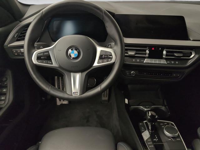 BMW Serie 1 118d color Negro. Año 2024. 110KW(150CV). Diésel. En concesionario Automotor Premium Marbella - Málaga de Málaga