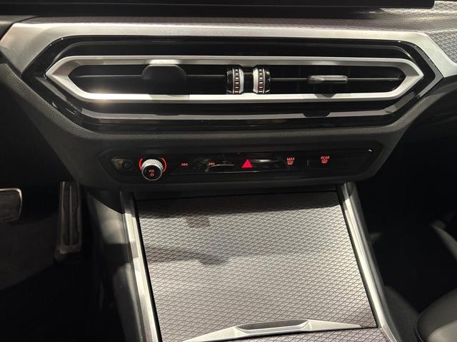 BMW Serie 3 318d color Gris. Año 2024. 110KW(150CV). Diésel. En concesionario Automotor Costa, S.L.U. de Almería