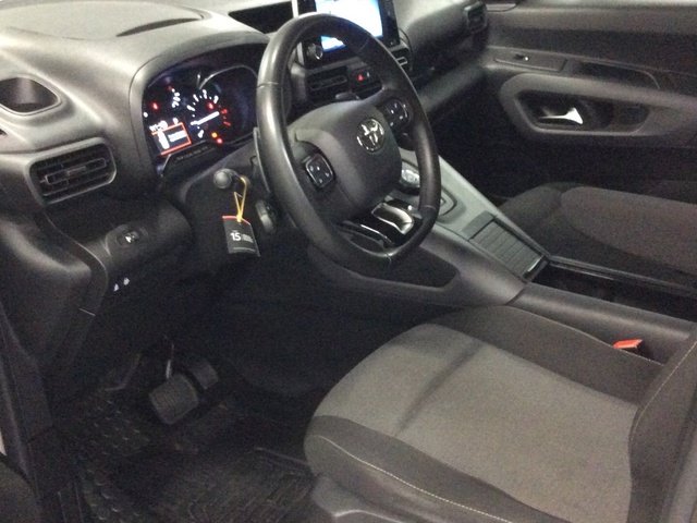 Toyota Proace City Verso 1.2 Family Active L1 Auto 96 kW (131 CV)