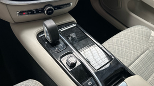 Volvo V60 T6 Recharge Inscription Core AWD Auto 257 kW (350 CV) - 15 Volvo V60 T6 Ocasión 257 KW (350CV) - 15