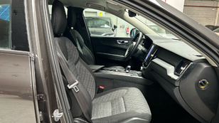 Volvo XC60 B4 D Essential Auto 145 kW (197 CV) - 7 Volvo XC60 B4 D Ocasión 145 KW (197CV) - 7
