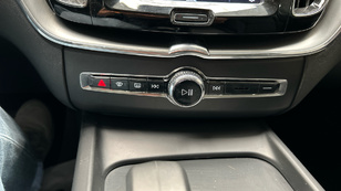 Volvo XC60 B4 D Essential Auto 145 kW (197 CV) - 49 Volvo XC60 B4 D Ocasión 145 KW (197CV) - 49