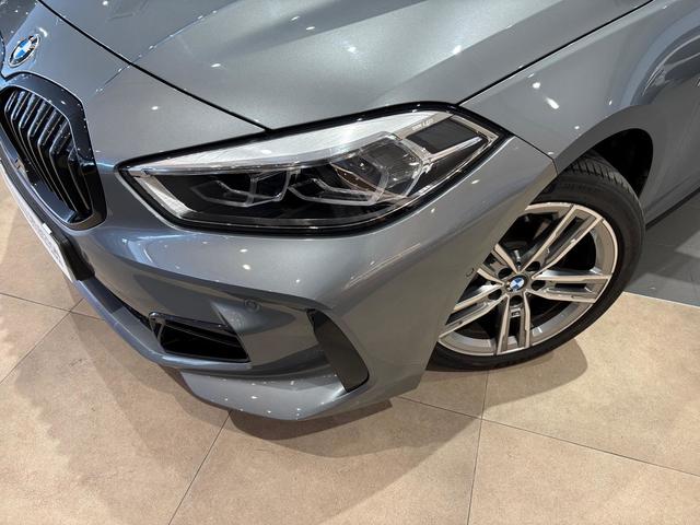 BMW Serie 1 118d color Gris. Año 2024. 110KW(150CV). Diésel. En concesionario Automotor Costa, S.L.U. de Almería