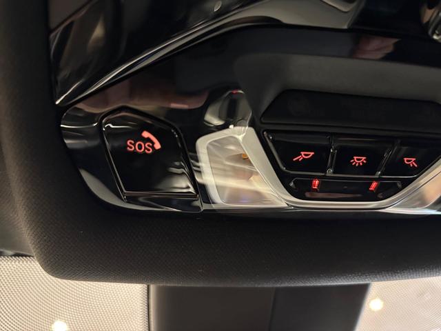 BMW Serie 1 118d color Gris. Año 2024. 110KW(150CV). Diésel. En concesionario Automotor Costa, S.L.U. de Almería
