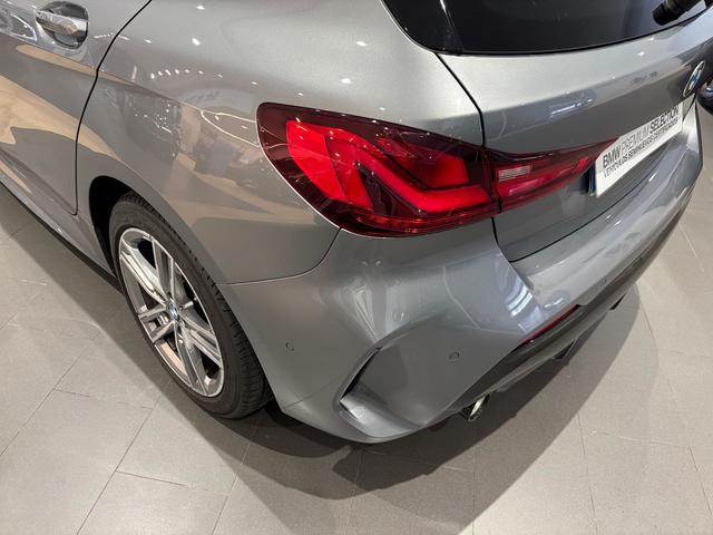 BMW Serie 1 118d color Gris. Año 2024. 110KW(150CV). Diésel. En concesionario Automotor Costa, S.L.U. de Almería
