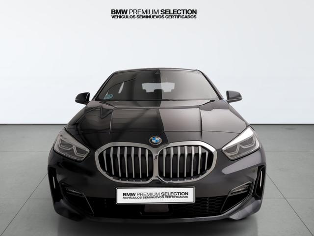 BMW Serie 1 118d color Negro. Año 2024. 110KW(150CV). Diésel. En concesionario Automotor Costa, S.L.U. de Almería