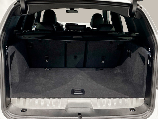 BMW X3 xDrive30e color Blanco. Año 2021. 215KW(292CV). Híbrido Electro/Gasolina. En concesionario BMW Marcos Automoción de Valencia