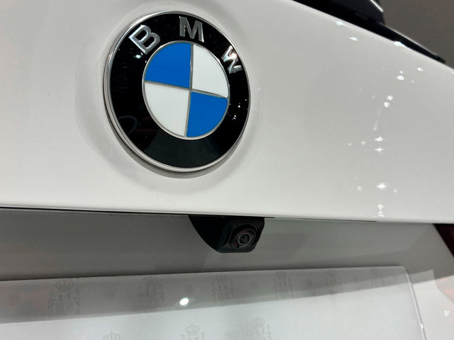 BMW X3 xDrive30e color Blanco. Año 2021. 215KW(292CV). Híbrido Electro/Gasolina. En concesionario BMW Marcos Automoción de Valencia