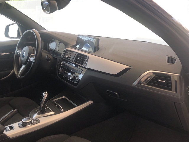 BMW Serie 2 218i Cabrio color Blanco. Año 2019. 100KW(136CV). Gasolina. En concesionario Vehinter Getafe de Madrid