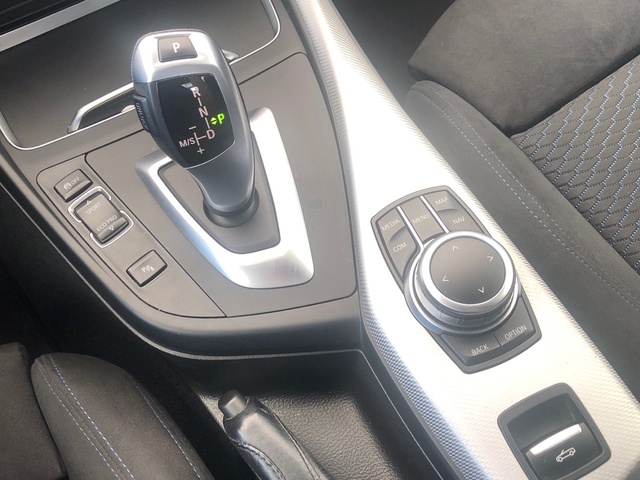 BMW Serie 2 218i Cabrio color Blanco. Año 2019. 100KW(136CV). Gasolina. En concesionario Vehinter Getafe de Madrid
