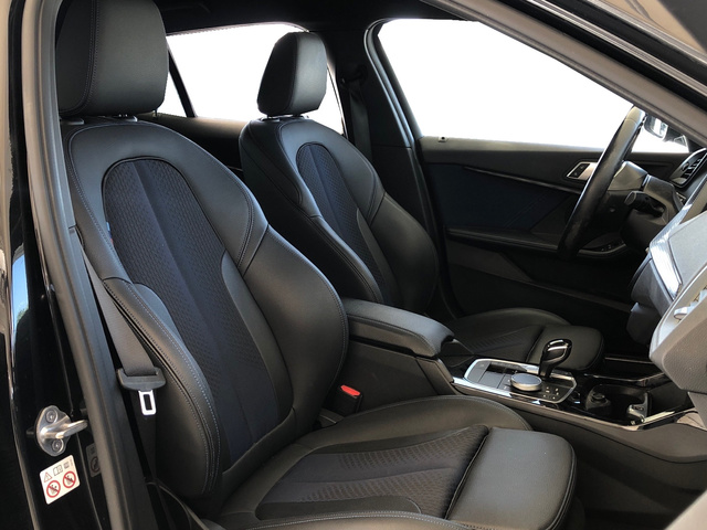 BMW Serie 1 116d color Negro. Año 2020. 85KW(116CV). Diésel. En concesionario Vehinter Getafe de Madrid