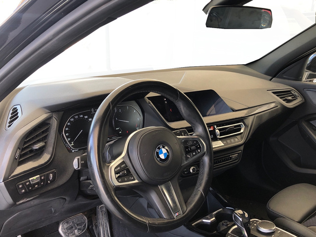 BMW Serie 1 116d color Negro. Año 2020. 85KW(116CV). Diésel. En concesionario Vehinter Getafe de Madrid