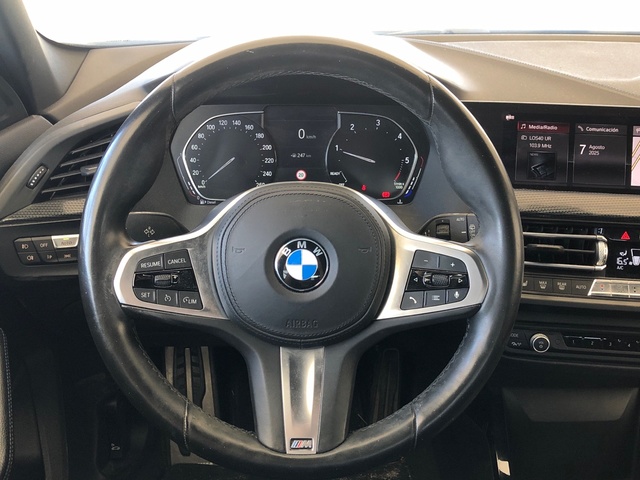 BMW Serie 1 116d color Negro. Año 2020. 85KW(116CV). Diésel. En concesionario Vehinter Getafe de Madrid