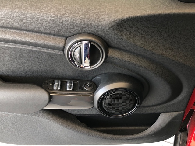 fotoG 10 del MINI MINI 5 Puertas Cooper 100 kW (136 CV) 136cv Gasolina del 2021 en Madrid