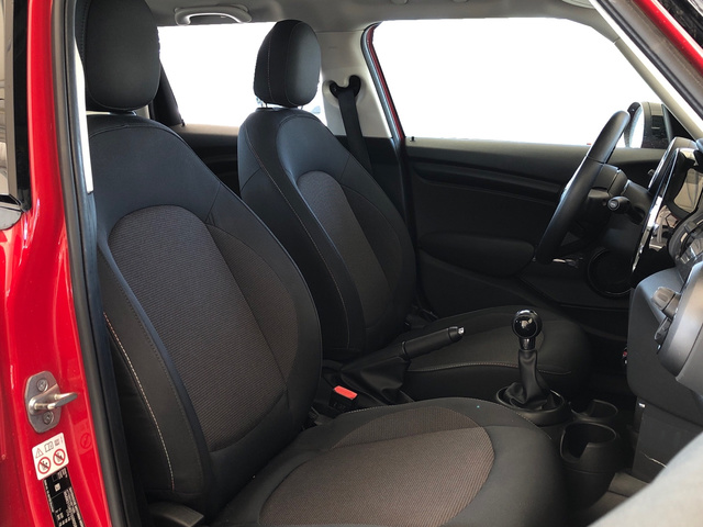 fotoG 11 del MINI MINI 5 Puertas Cooper 100 kW (136 CV) 136cv Gasolina del 2021 en Madrid