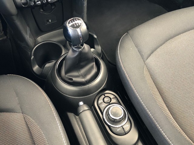 fotoG 15 del MINI MINI 5 Puertas Cooper 100 kW (136 CV) 136cv Gasolina del 2021 en Madrid