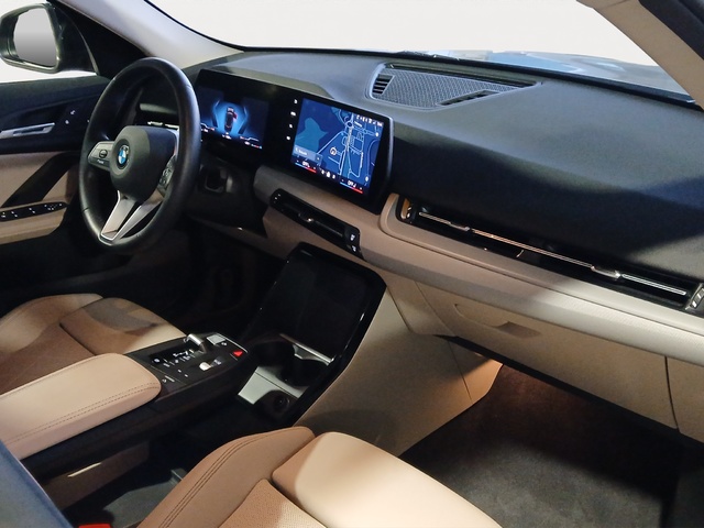 BMW X2 sDrive20d color Negro. Año 2025. 120KW(163CV). Diésel. En concesionario GANDIA Automoviles Fersan, S.A. de Valencia