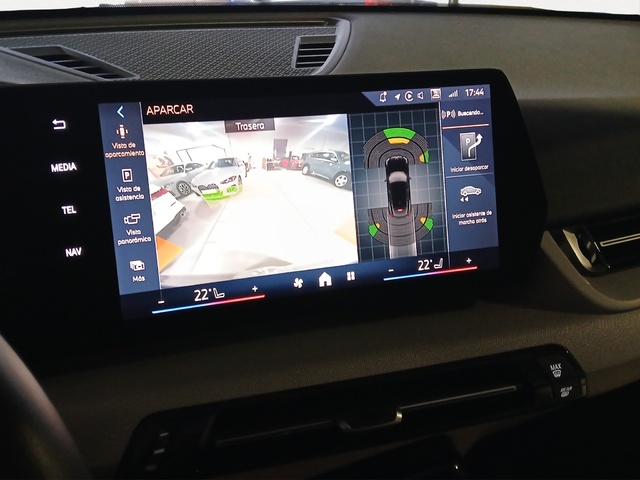 BMW X2 sDrive20d color Negro. Año 2025. 120KW(163CV). Diésel. En concesionario GANDIA Automoviles Fersan, S.A. de Valencia