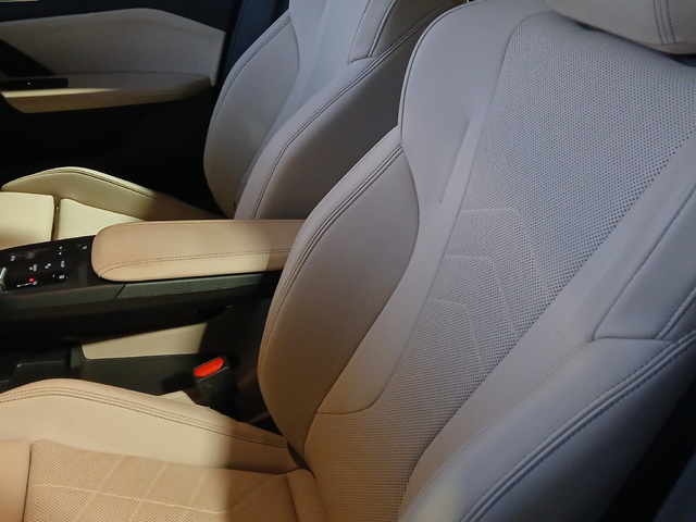 BMW X2 sDrive20d color Negro. Año 2025. 120KW(163CV). Diésel. En concesionario GANDIA Automoviles Fersan, S.A. de Valencia