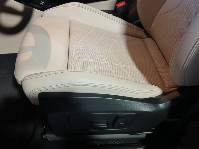 BMW X2 sDrive20d color Negro. Año 2025. 120KW(163CV). Diésel. En concesionario GANDIA Automoviles Fersan, S.A. de Valencia