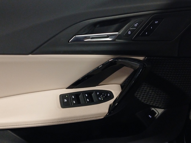 BMW X2 sDrive20d color Negro. Año 2025. 120KW(163CV). Diésel. En concesionario GANDIA Automoviles Fersan, S.A. de Valencia