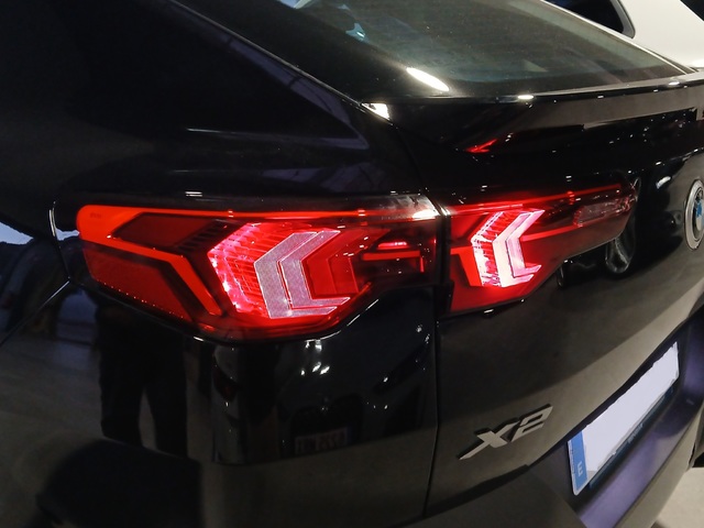 BMW X2 sDrive20d color Negro. Año 2025. 120KW(163CV). Diésel. En concesionario GANDIA Automoviles Fersan, S.A. de Valencia