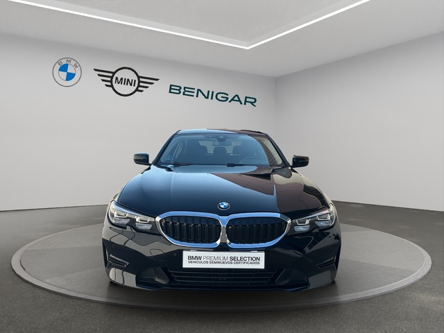 BMW Serie 3 318d color Negro. Año 2022. 110KW(150CV). Diésel. En concesionario GANDIA Automoviles Fersan, S.A. de Valencia