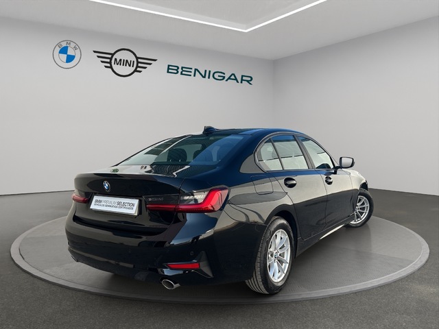 BMW Serie 3 318d color Negro. Año 2022. 110KW(150CV). Diésel. En concesionario GANDIA Automoviles Fersan, S.A. de Valencia