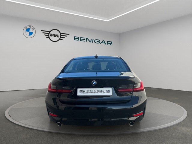 BMW Serie 3 318d color Negro. Año 2022. 110KW(150CV). Diésel. En concesionario GANDIA Automoviles Fersan, S.A. de Valencia