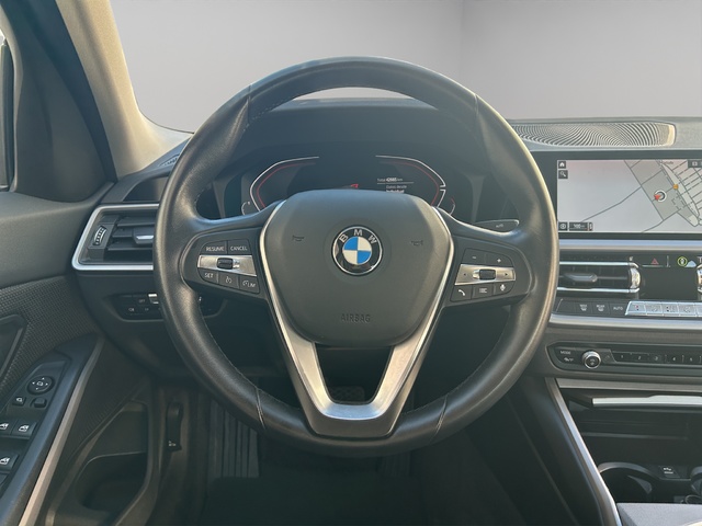 BMW Serie 3 318d color Negro. Año 2022. 110KW(150CV). Diésel. En concesionario GANDIA Automoviles Fersan, S.A. de Valencia